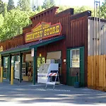 Yosemite Lakes Bunkhouse Cabin 27